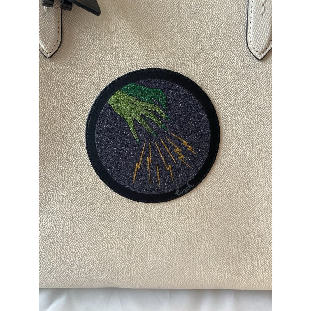 Coach Wizard of Oz Highline Tote with Motif Crème Green Witch Hands - Picture 3 of 13